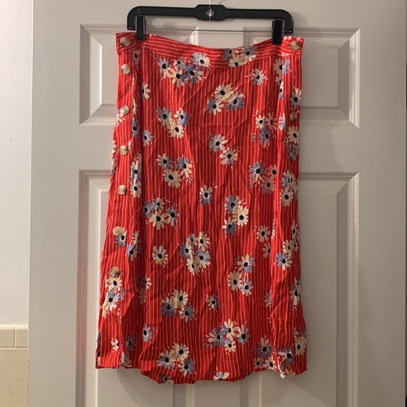 Madewell Side-Button Skirt in Daisy Society - Picture 6 of 14